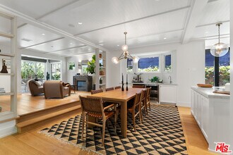 929 Marco Pl in Los Angeles, CA - Building Photo - Building Photo