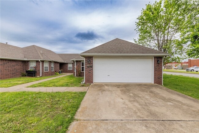 255a Ravenwood Blvd in Siloam Springs, AR - Building Photo - Building Photo