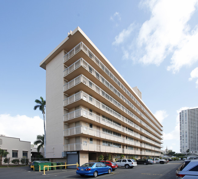 Maile Terrace in Honolulu, HI - Building Photo - Building Photo