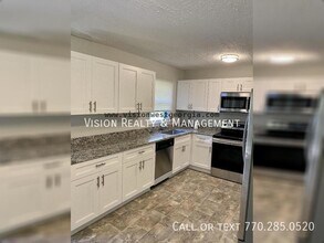 3929 Crossvale Rd in Stonecrest, GA - Building Photo - Building Photo