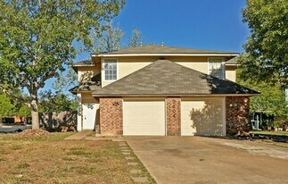 7604 Woodstone Cove in Austin, TX - Building Photo