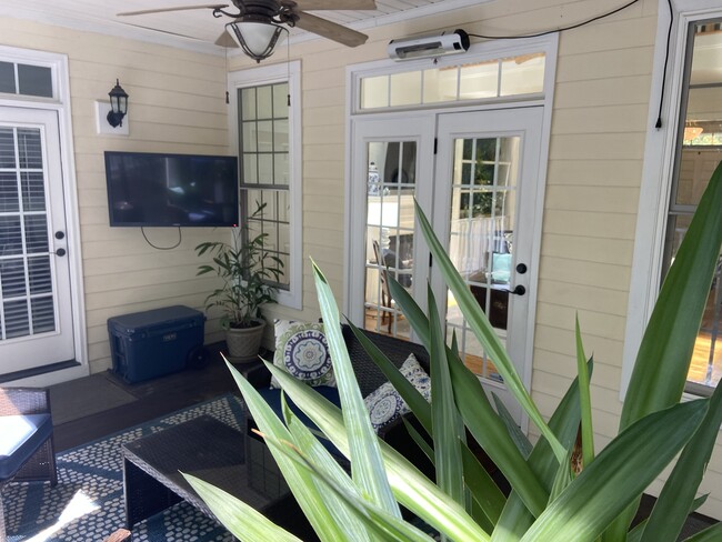 property at 3883 Laurel Point Ln