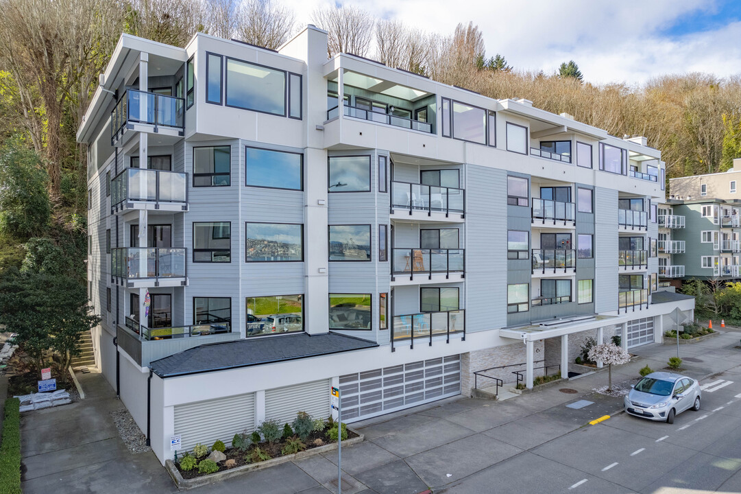 Harbor Crest in Seattle, WA - Building Photo