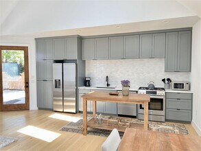 7809 Mullen Dr in Austin, TX - Building Photo - Building Photo