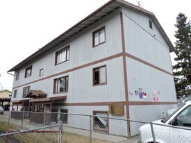 216 N Flower St in Anchorage, AK - Building Photo