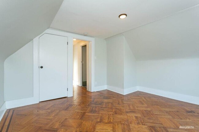 880 E 15th St in Brooklyn, NY - Building Photo - Building Photo