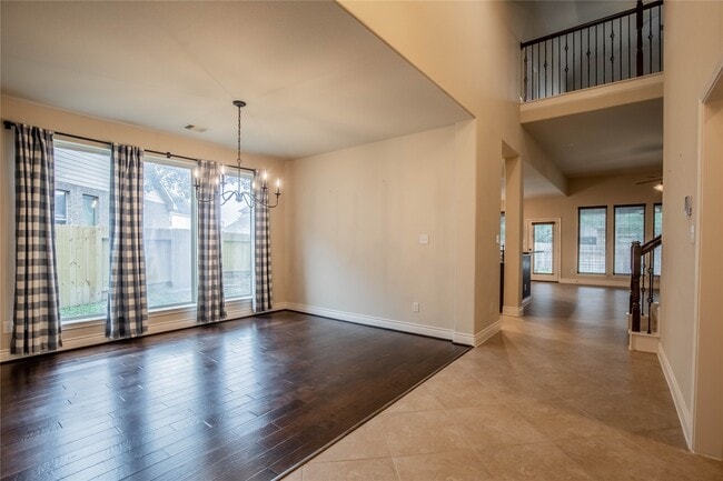 property at 111 Pinnacle Ridge Ct