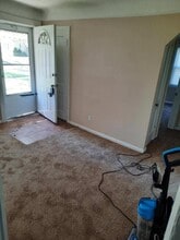 24414 Powers Ave in Dearborn Heights, MI - Building Photo - Building Photo