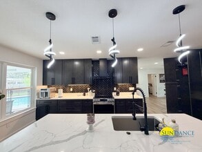 618 Country Club Ave NE in Fort Walton Beach, FL - Building Photo - Building Photo