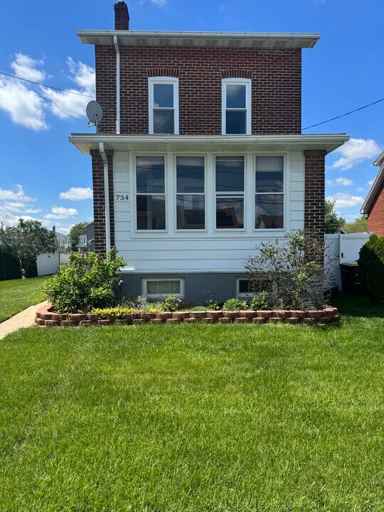 734 6th St in Fullerton, PA - Building Photo