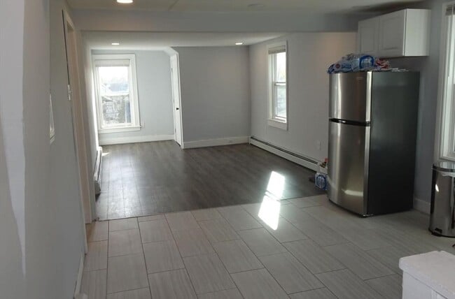 100 Broad St in North Attleborough, MA - Building Photo - Building Photo