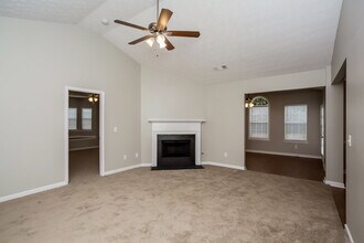 5275 Yellow Pine Dr in Mcdonough, GA - Building Photo - Building Photo