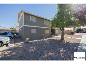 2013 N Hunt Cir in Mesa, AZ - Building Photo - Building Photo