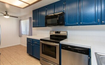 974 Lupine Hills Dr in Vista, CA - Building Photo - Building Photo