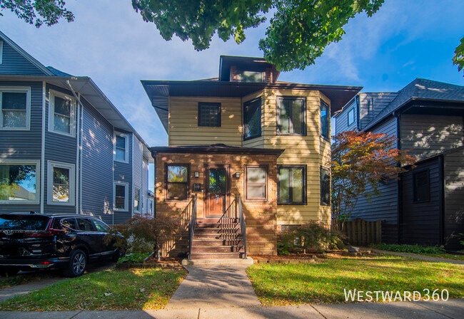 property at 4037 N Hamlin Ave