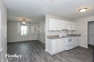 3018 Amay James Ave in Charlotte, NC - Foto de edificio - Building Photo