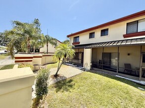 3460 Countryside Blvd in Clearwater, FL - Building Photo - Building Photo