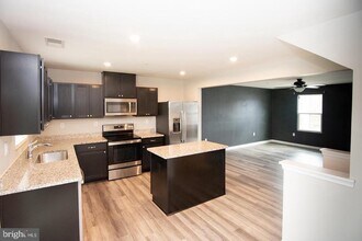 110 Nelson Ln in Sanatoga, PA - Building Photo - Building Photo