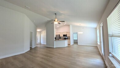 5669 Old Stone Blvd in Milton, FL - Building Photo - Building Photo
