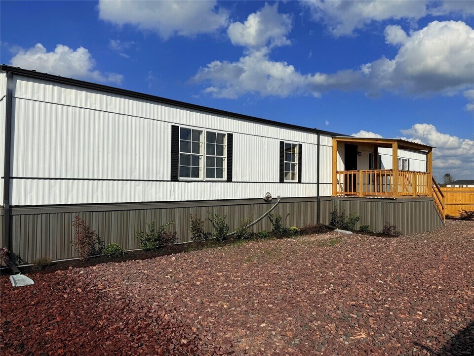 1133 Rd 5823 in Cleveland, TX - Foto de edificio