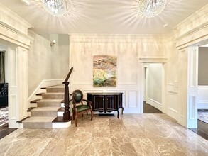 458 Heath St in Brookline, MA - Building Photo - Building Photo