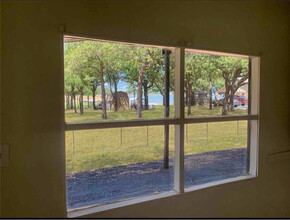 109 Bay Roc Ln in Runaway Bay, TX - Building Photo - Building Photo