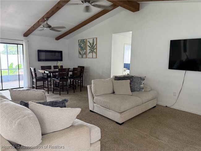332 Oak Knolls Cir in Sebring, FL - Building Photo - Building Photo