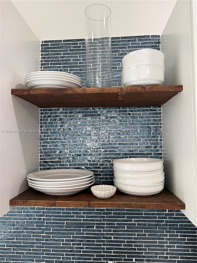 723 2nd St in Miami Beach, FL - Building Photo - Building Photo