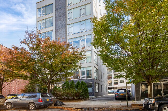 128 Newton St in Brooklyn, NY - Building Photo - Building Photo