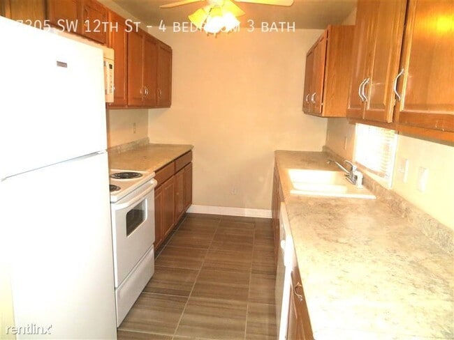 7305 SW 12th St in Des Moines, IA - Building Photo - Building Photo