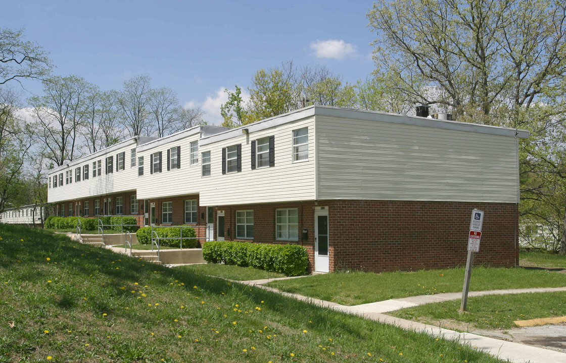 Robinwood Townhomes in Baltimore, MD - Building Photo