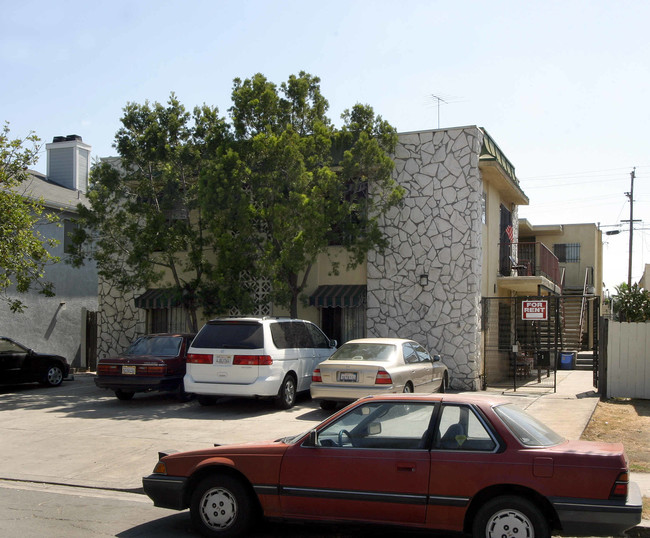4225 Menlo Ave in San Diego, CA - Foto de edificio - Building Photo