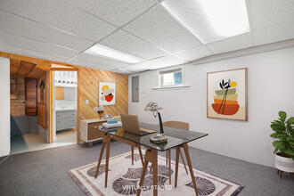 3419 SE 57th Ave, Unit Basement in Portland, OR - Building Photo - Building Photo