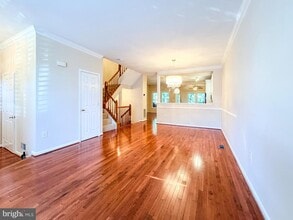 11742 Valley Ridge Cir in Fairfax, VA - Building Photo - Building Photo