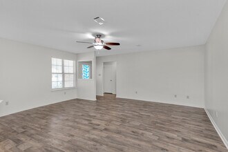 202 Summer Ln in Fort Walton Beach, FL - Building Photo - Building Photo