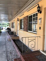 751 SW 10th St in Miami, FL - Building Photo