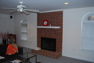 8413 Wilshire Pl in Glen Allen, VA - Building Photo - Building Photo