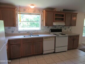 12013 Hibiscus St in Fountain, FL - Building Photo - Building Photo