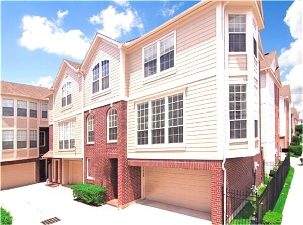 property at 1428 W Webster St