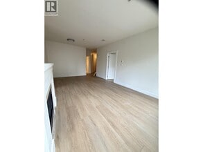 2602 Whiteley Ct in North Vancouver, BC - Building Photo - Building Photo