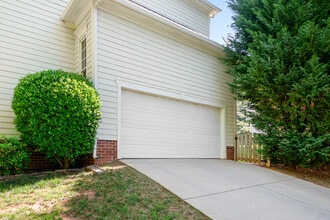 16028 Hallaton Dr in Huntersville, NC - Building Photo - Building Photo