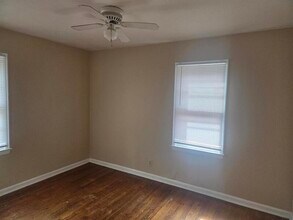 679 Woodruff Pl E Dr in Indianapolis, IN - Building Photo - Building Photo