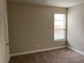 705 Buffalo Creek Dr in Cleburne, TX - Building Photo - Building Photo