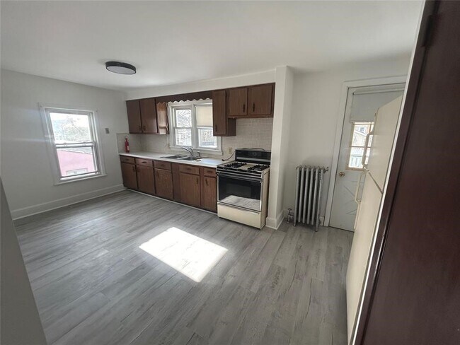 225 Hill Ave in Endicott, NY - Building Photo - Building Photo