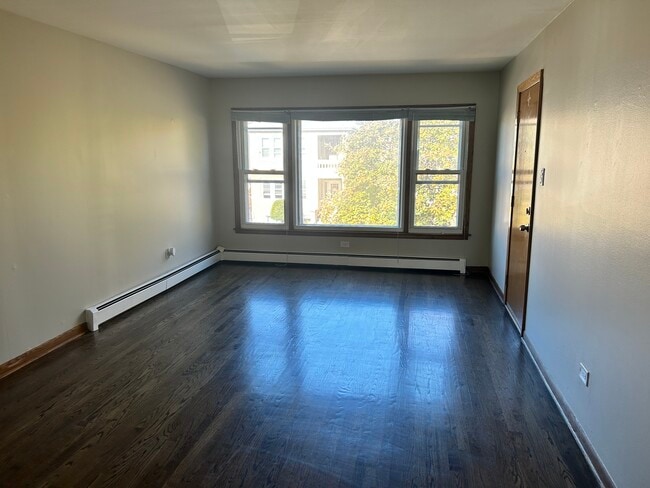 5645 W 63rd Pl in Chicago, IL - Building Photo - Building Photo