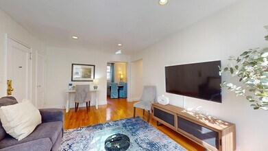 1 Lanark Rd in Brookline, MA - Building Photo - Building Photo