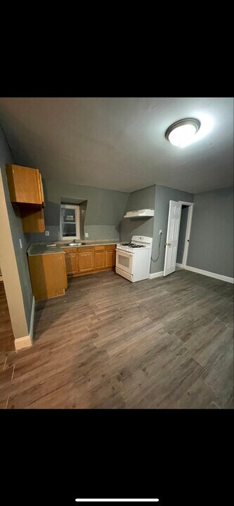 733 S 14th St in Newark, NJ - Building Photo