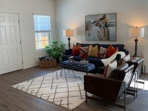 117 Galaxy Wy in Jarrell, TX - Building Photo - Building Photo