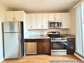 9 Bronsdon St in Boston, MA - Building Photo