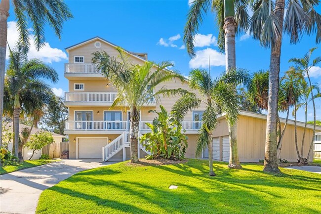 1902 Arrowhead Dr NE in St. Petersburg, FL - Foto de edificio - Building Photo